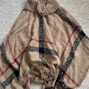 Women’s poncho sweater - plaid